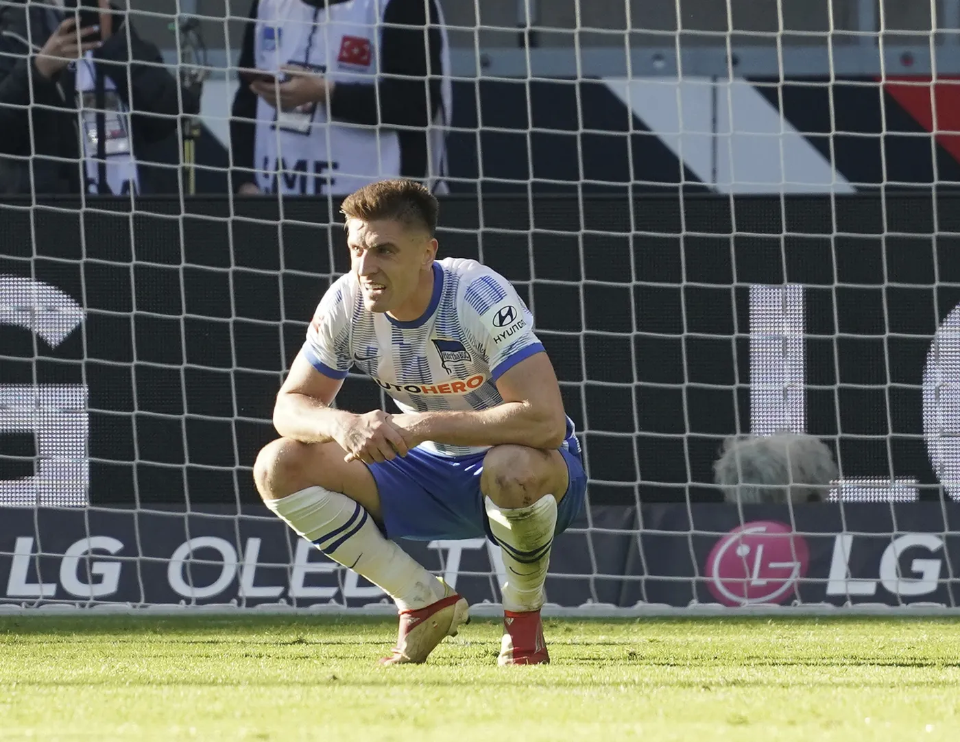 Krzysztof Piątek bliski powrotu do Genoi