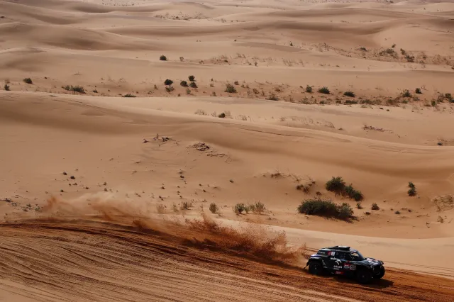 Rajd Dakar. Przygoński 6., Giemza 15. na piątym etapie