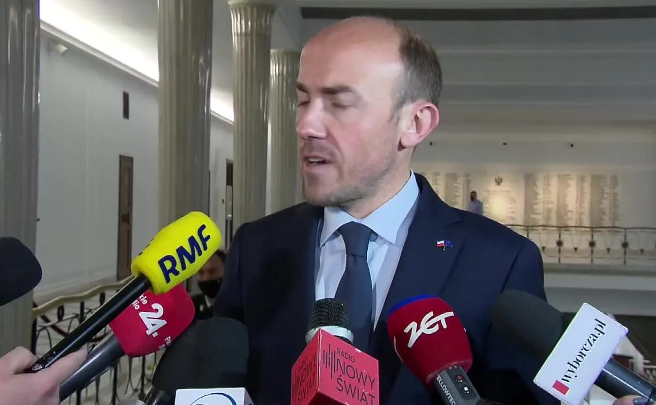 Budka: Zrobiłem test. Wyszedł negatywny, ale dostaję SMS o kwarantannie. Taki mają bałagan