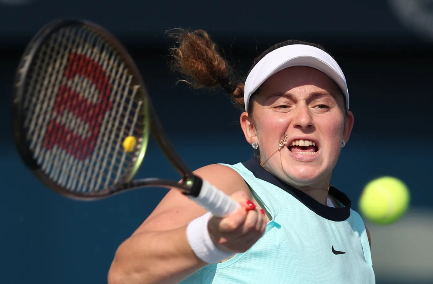 Ostapenko w Dubaju najpierw odprawiła Świątek, potem Kvitovą