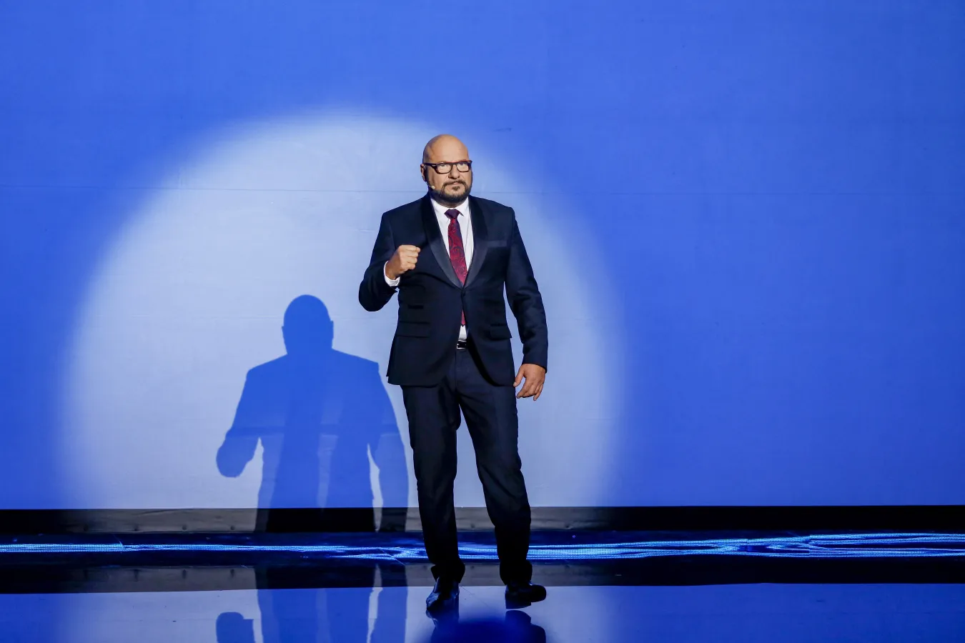 Gąsowski pochwalił się nagim torsem. Mąż Skrzyneckiej popsuł mu humor