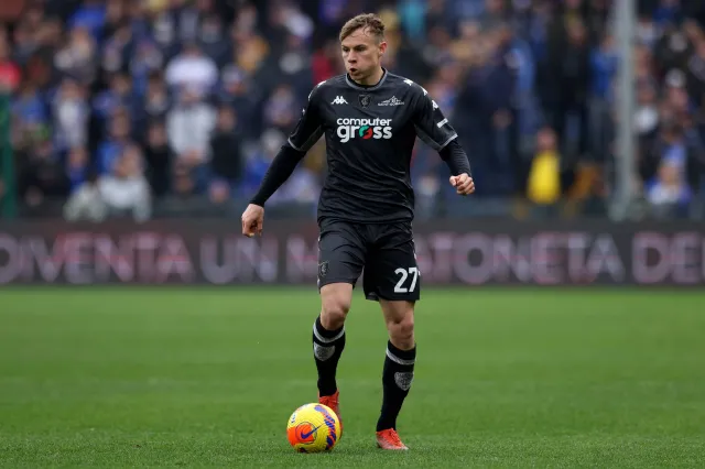 Żurkowski umieścił piłkę w bramce Szczęsnego [WIDEO]