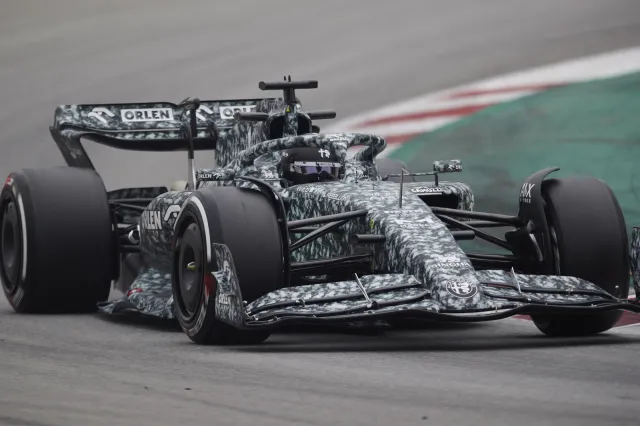 Formuła 1. Alfa Romeo zaprezentowała bolid na sezon 2022 [WIDEO]