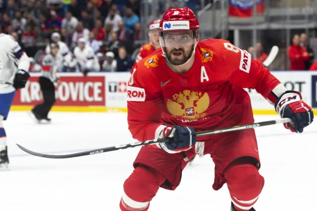 Rosyjscy hokeiści w NHL wkrótce mogą stracić pozwolenie na pracę