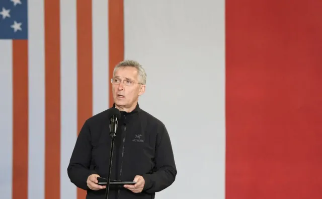 Stoltenberg: Prezydent Rosji zrujnował pokój w Europie