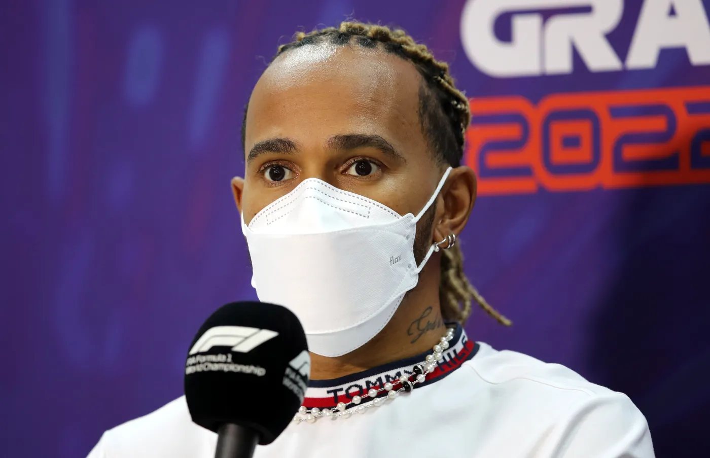 Lewis Hamilton dostanie po kieszeni. Finansowa kara za nieobecność na gali FIA