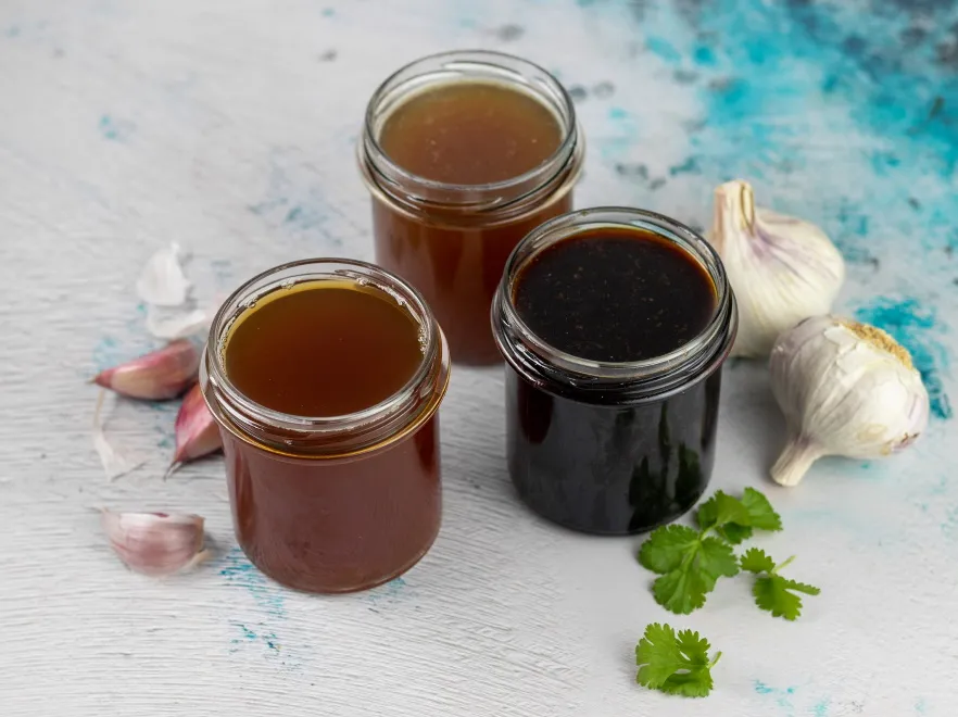 Kiedy staje się głodówką i czy warto się nią zachwycać? Ekspert rozkłada na czynniki pierwsze dietę bulionową