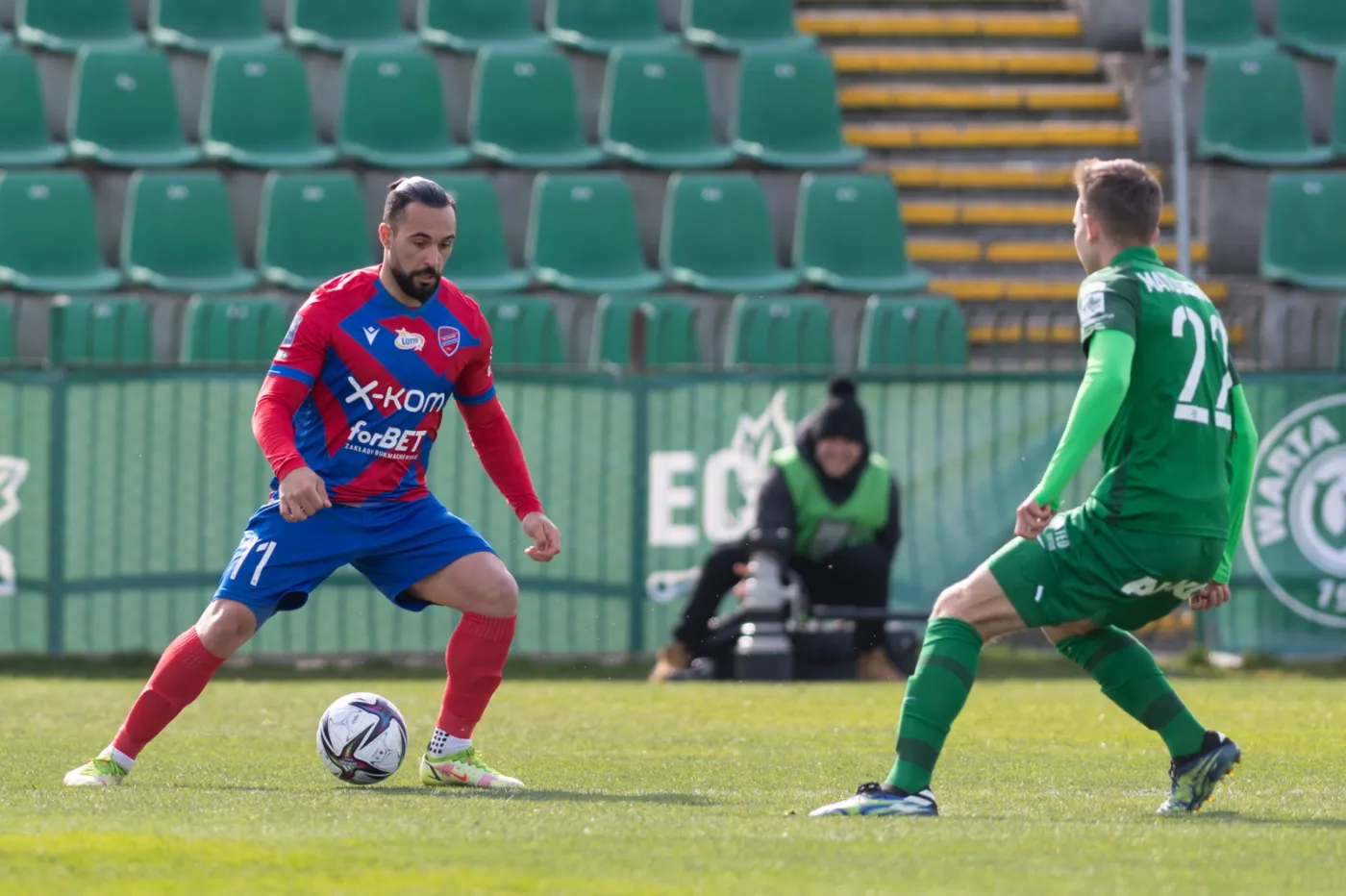 Raków nie dał szans Warcie Poznań. Kuriozalny samobój Ivanova [WIDEO]