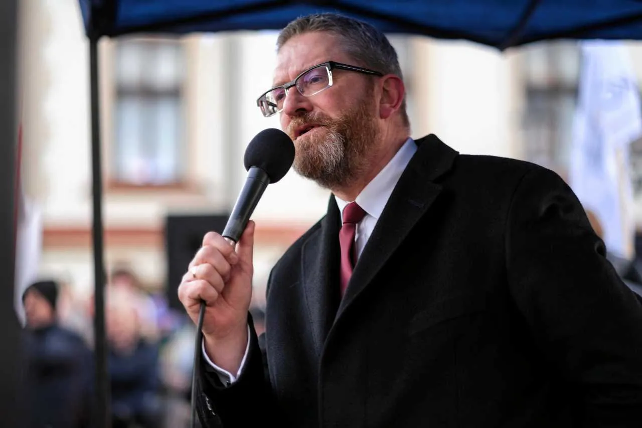 Poseł Braun, "rekordzista" w liczbie kar, ukarany cztery kolejne razy