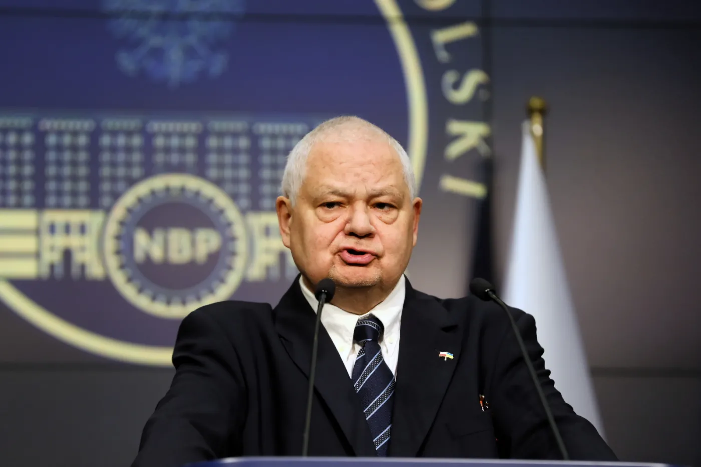 Kłopoty szefa NBP? Reelekcja nie tak pewna, Glapiński szuka poparcia w Konfederacji