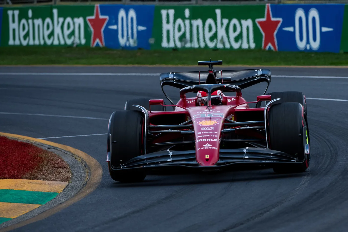 F1. Charles Leclerc zdominował GP Australii. Koszmar mistrza świata