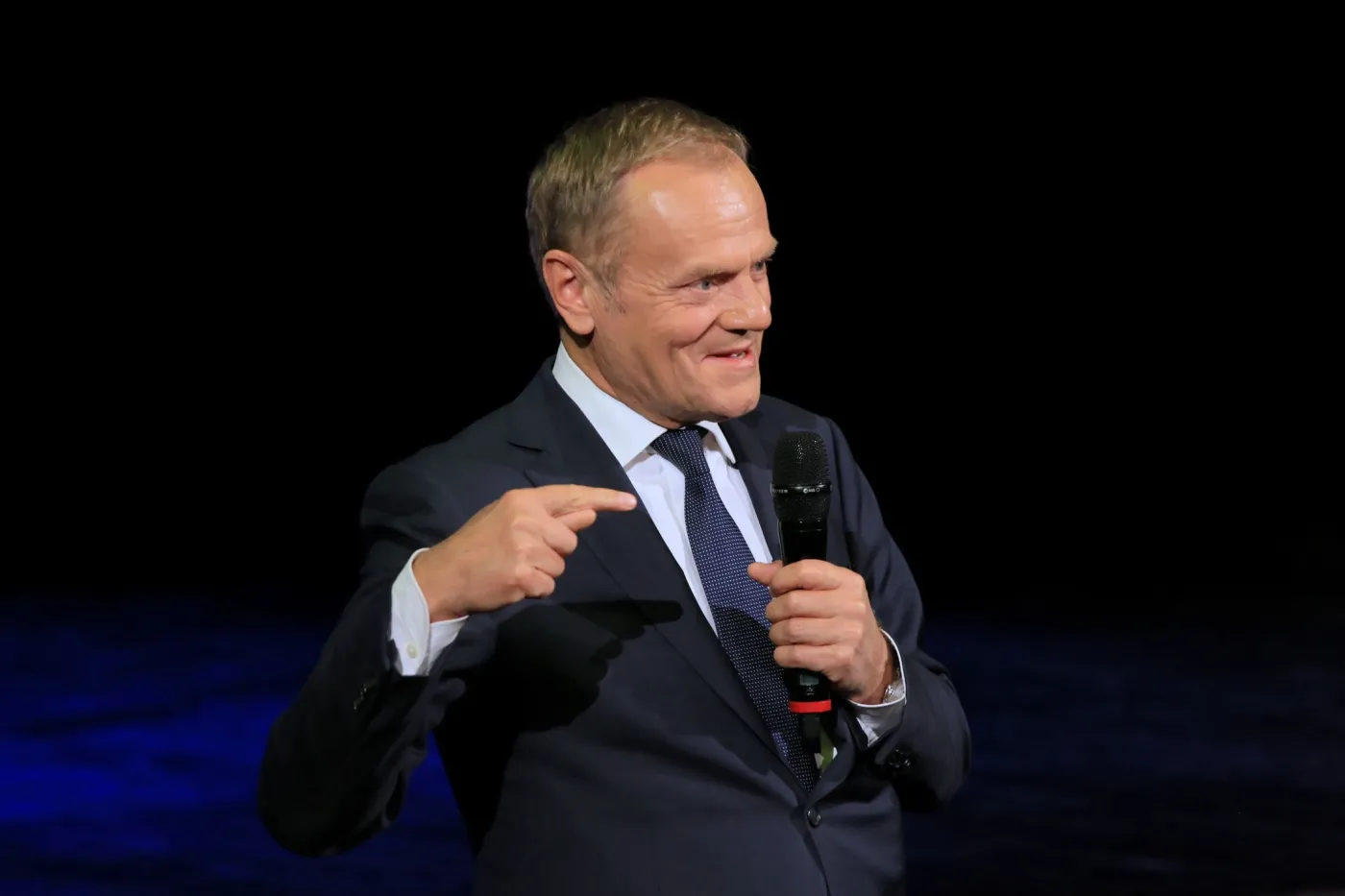 Tusk o Morawieckich: Nie zajmowałem się dziwnymi interesami z majątkiem Kościoła