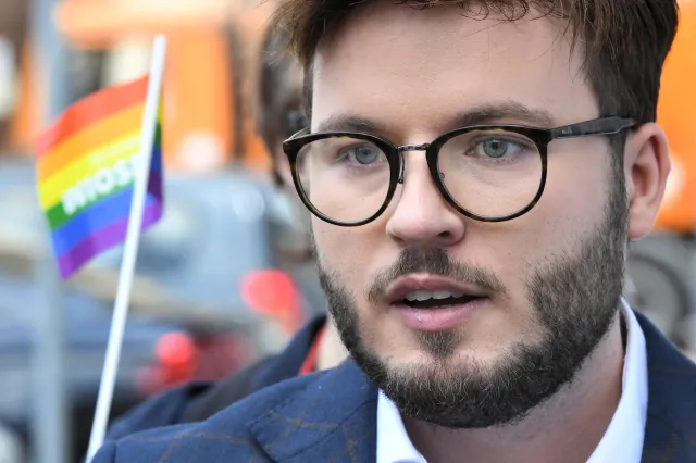 Bart Staszewski kontra Niebylec. Zapadł WYROK ws. "Strefy wolnej od LGBT"
