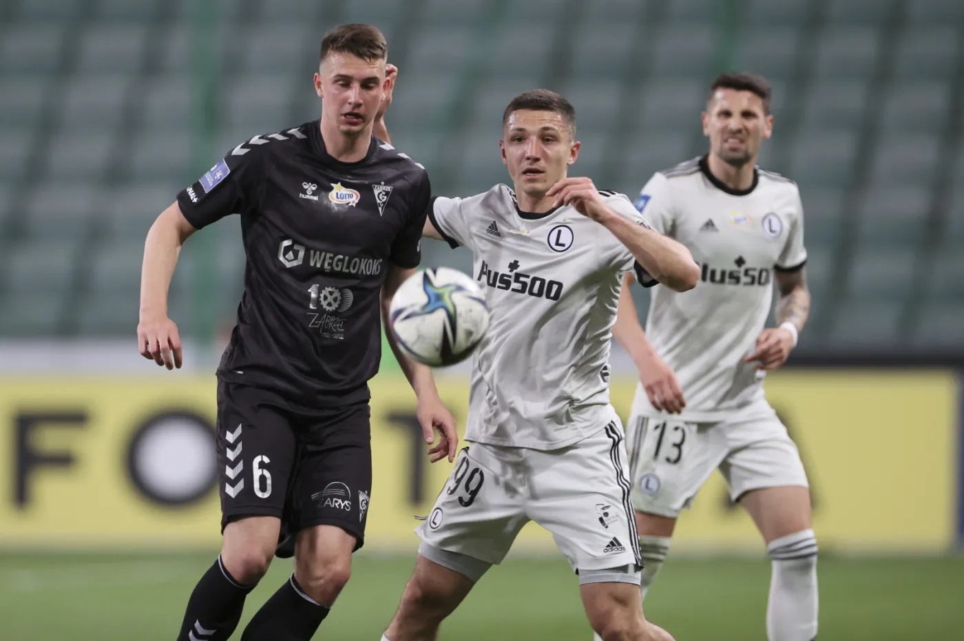 Wesoły futbol w Warszawie. Osiem goli Legii i Górnika [WIDEO]