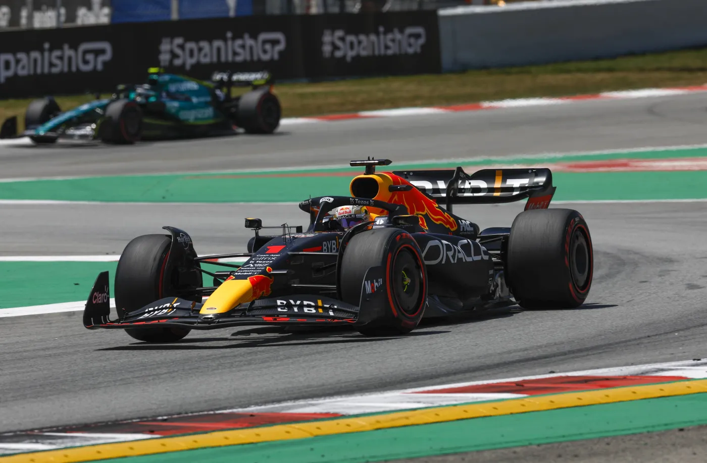 Dublet Red Bulla i dramat Charlesa Leclerca. GP Hiszpanii nie zawiodło