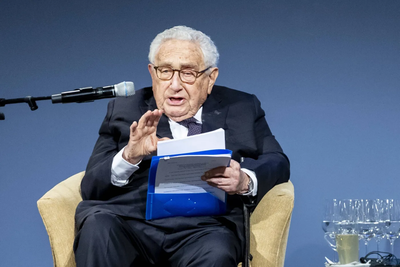 Henry Kissinger: Ukraina powinna wrócić do granic z lutego i oddać Rosji zajęte terytoria