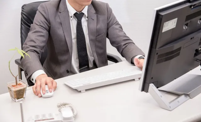 PiS ma pracę dla swoich w PIP. Zajmują wysokie i dobrze płatne stanowiska, choć mają krótki staż w inspekcji