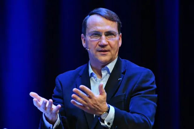 Sikorski: Zachód ma prawo dać Ukrainie głowice nuklearne