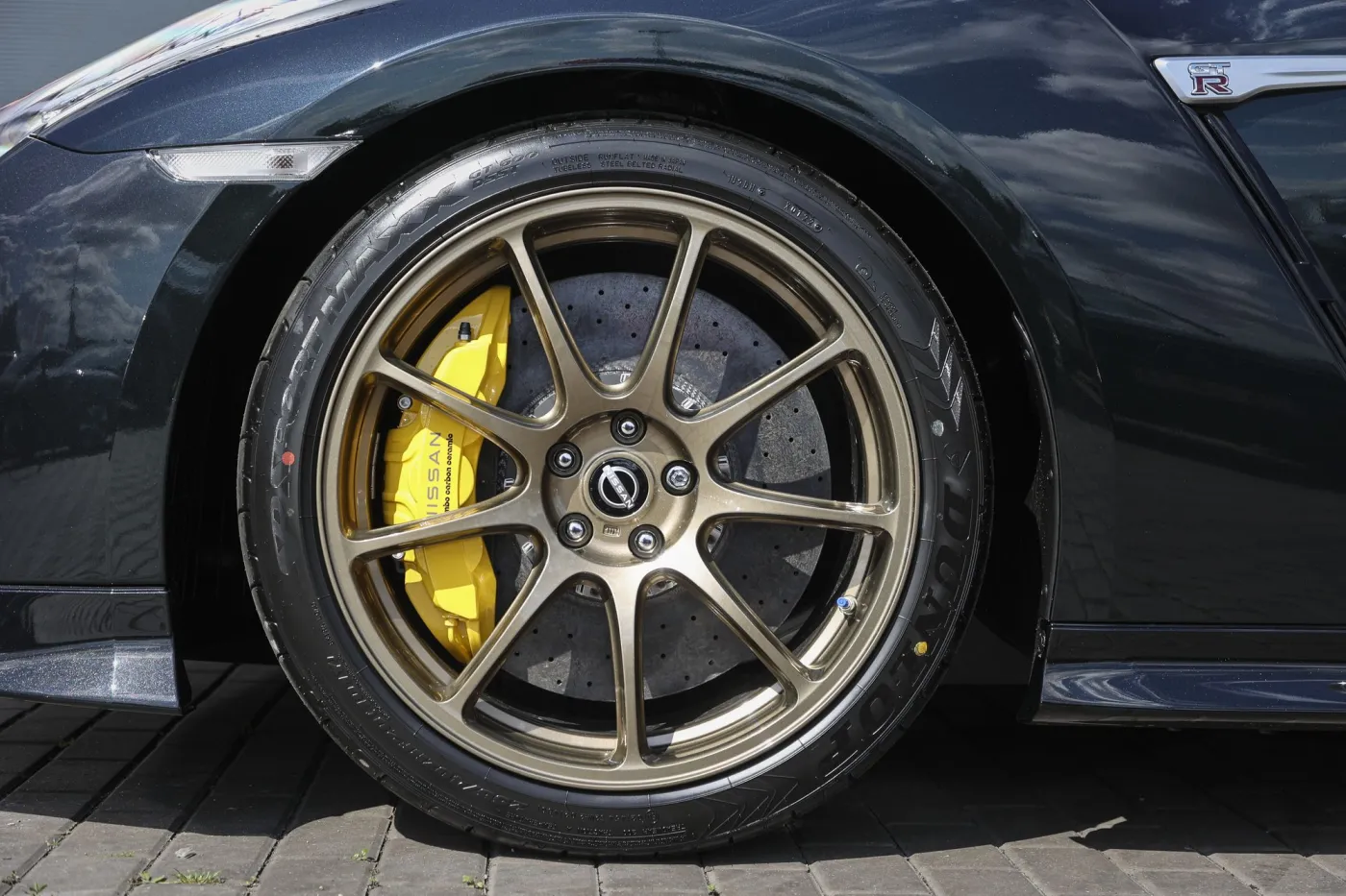 nissan-gtr-r35-37486874.jpg