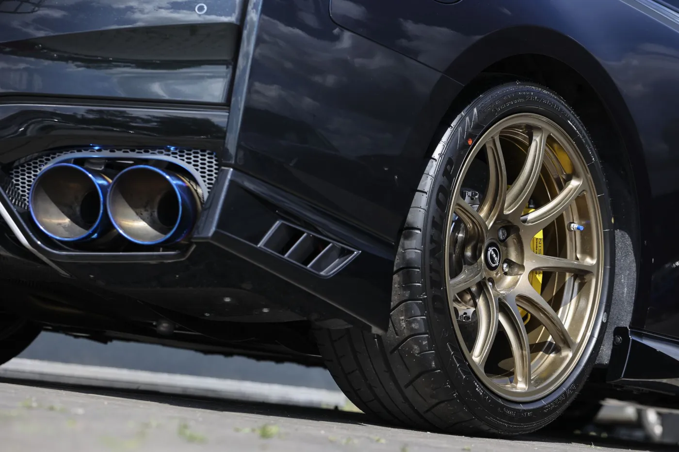 nissan-gtr-r35-37486928.jpg