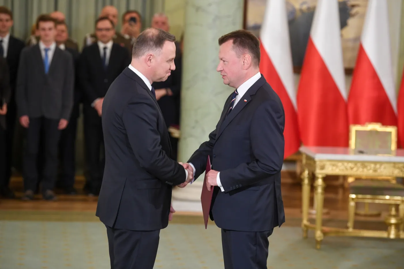 Spore zmiany w rządzie. Andrzej Duda wręczył powołania, Błaszczak wicepremierem