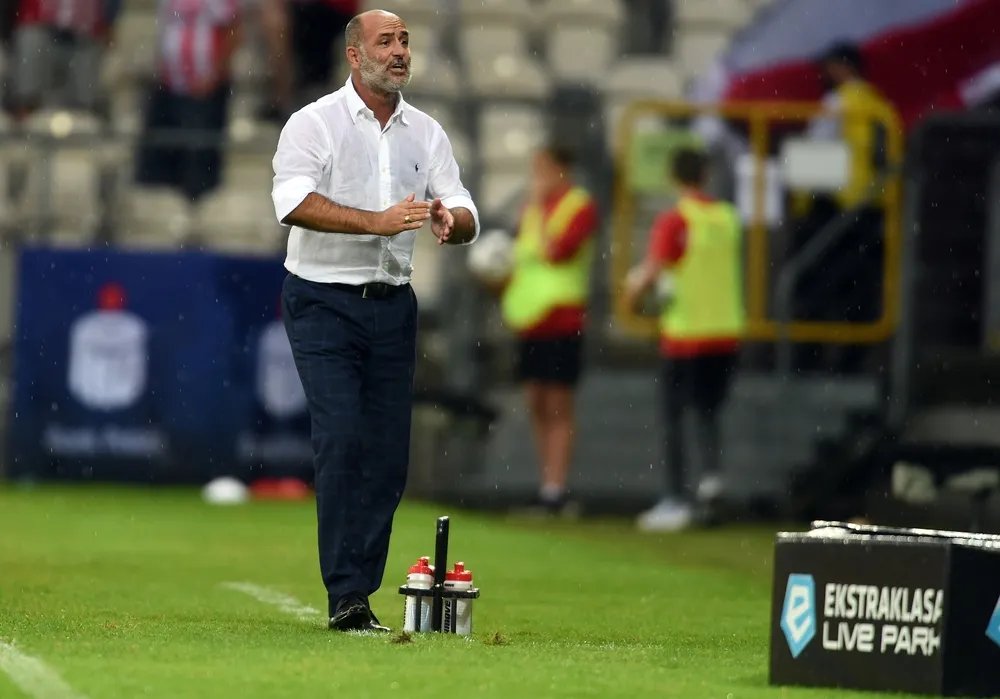 Michał Probierz: Trudno stawiać na kogoś, kto dostaje szansę i gra słabo