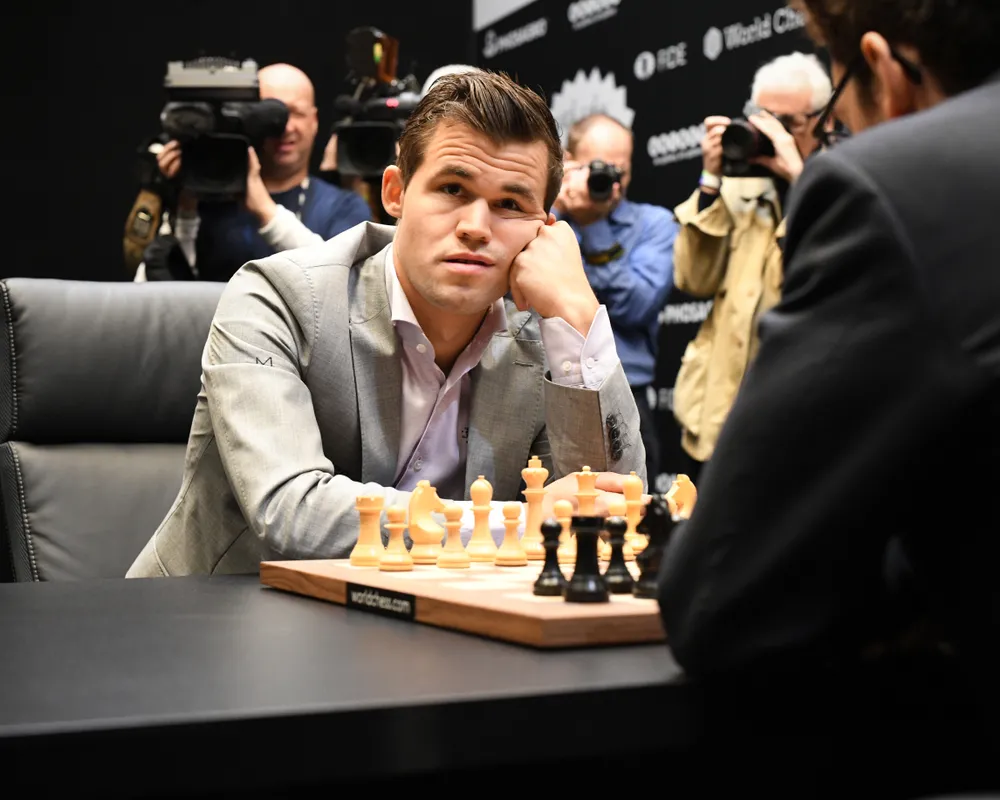 Duda przegrał z Carlsenem w 1. rundzie Champions Chess Tour w Oslo