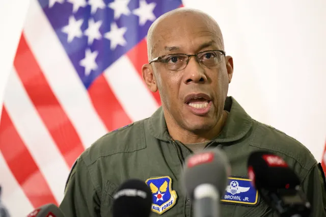 Generał Brown sugeruje, że Ukraina otrzyma zachodnie myśliwce. "To będzie coś nierosyjskiego"