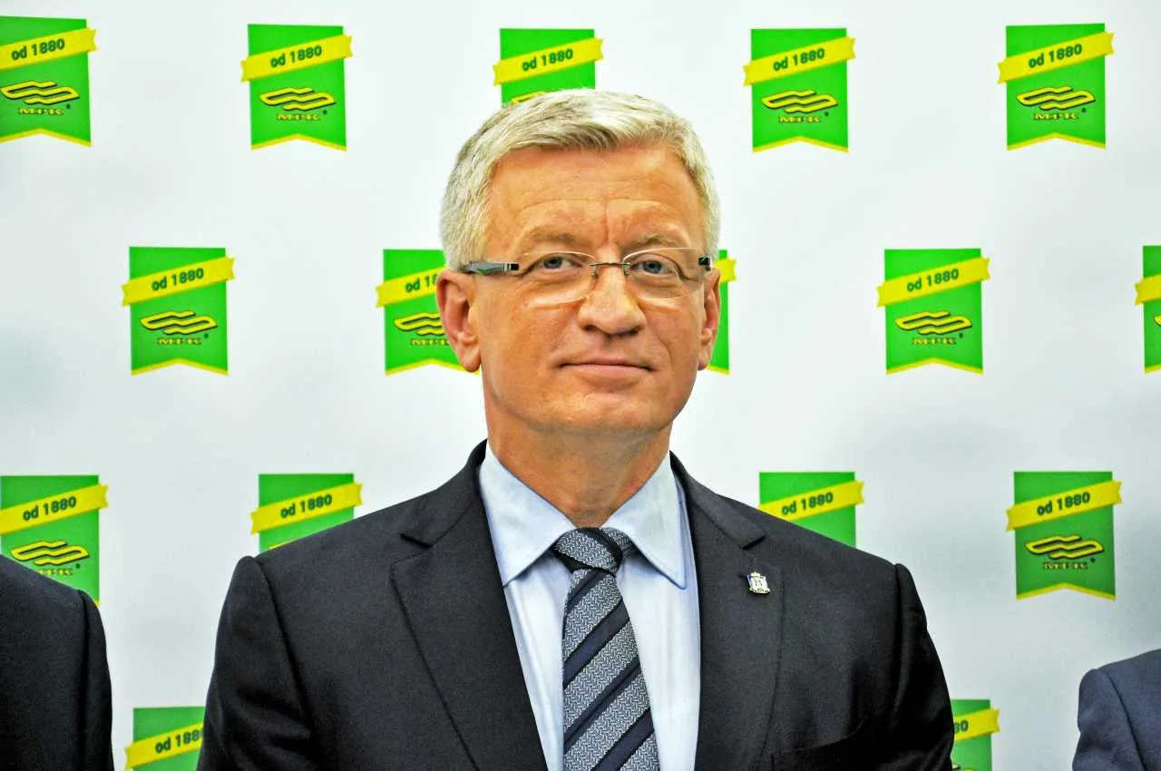 Prezydent Jacek Jaśkowiak obrzucony ciastem. Zatrzymani usłyszeli zarzuty