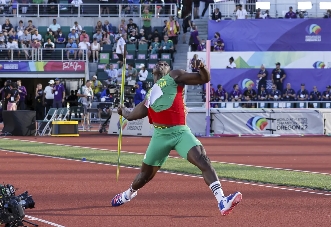 Peters wygrał konkurs rzutu oszczepem podczas lekkoatletycznych MŚ