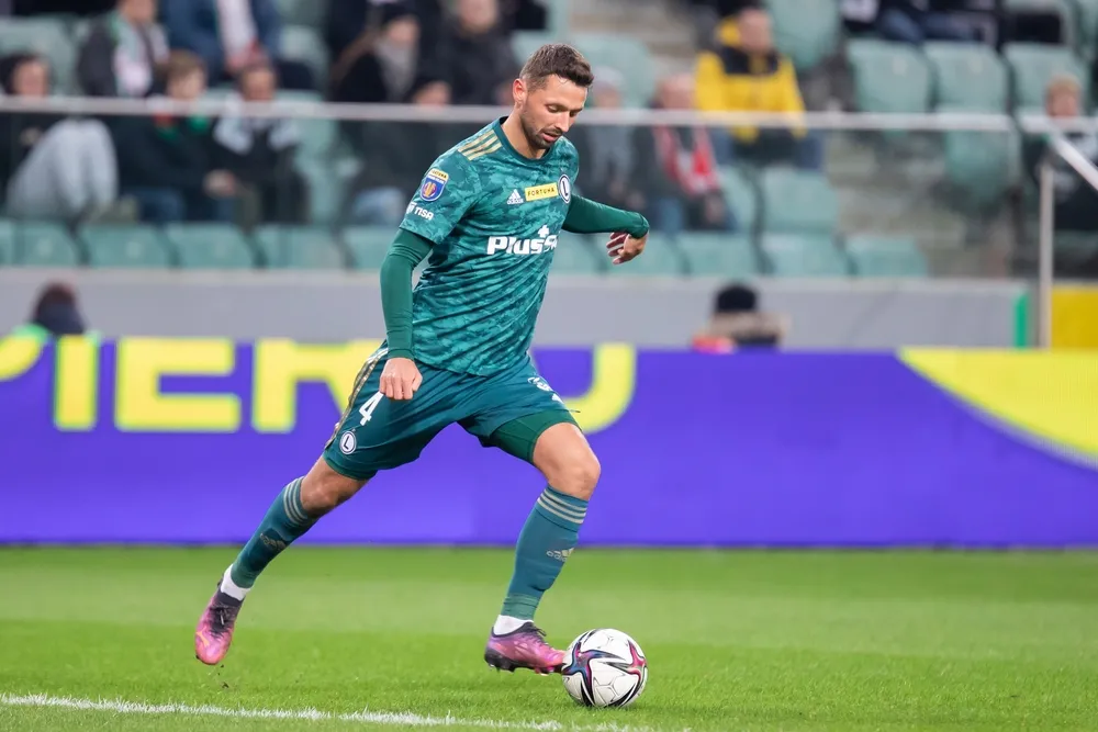 Legia sprzedała swojego kapitana. Mateusz Wieteska w Clermont Foot