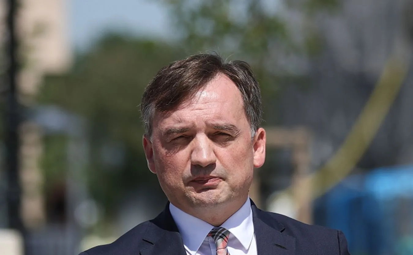 Prokuratura zakupiła luksusowe meble za ponad 850 tys. zł. Ziobro zalecił pilną kontrolę