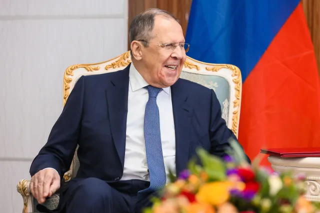 Ławrow w Afryce beztrosko kłamał o UE. "Przegrywamy bitwę informacyjną na własne życzenie"