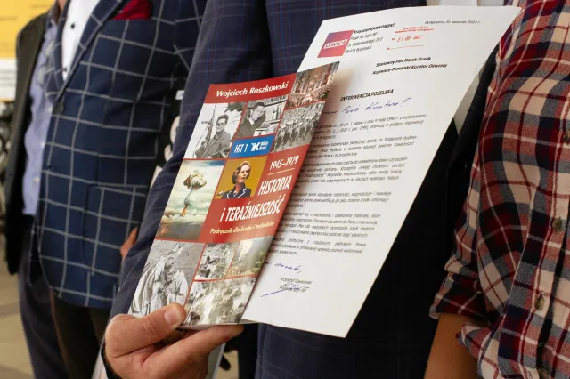 Podręcznik do HiT na poczcie jako bestseller? Lewica interweniuje u premiera