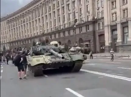 A w Kijowie - rosyjskie czołgi. Wszystkie zniszczone