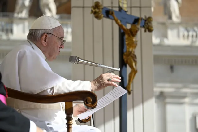 Papież Franciszek: Historia się cofa, trwa totalna wojna światowa