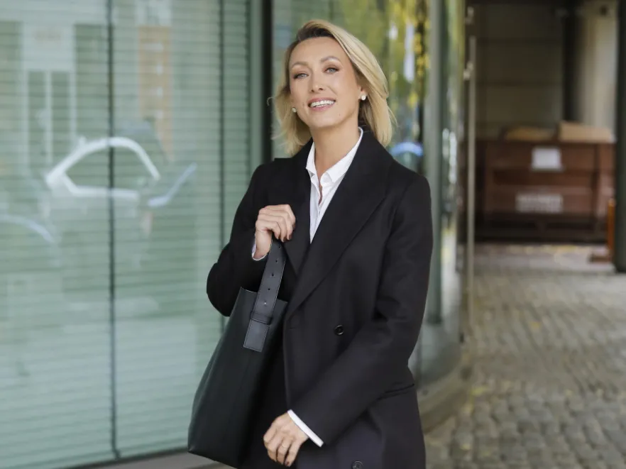 "Potrzebuję czasu". Anna Kalczyńska oswaja radykalną zmianę fryzury. FOTO