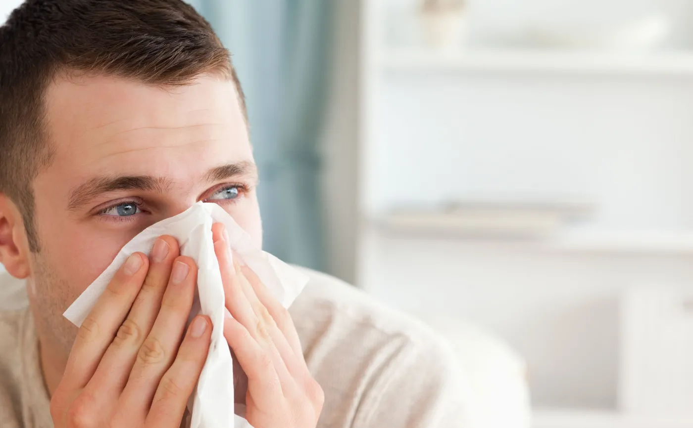 Większość idzie do pracy mimo choroby, nawet z koronawirusem. Wyniki ankiety