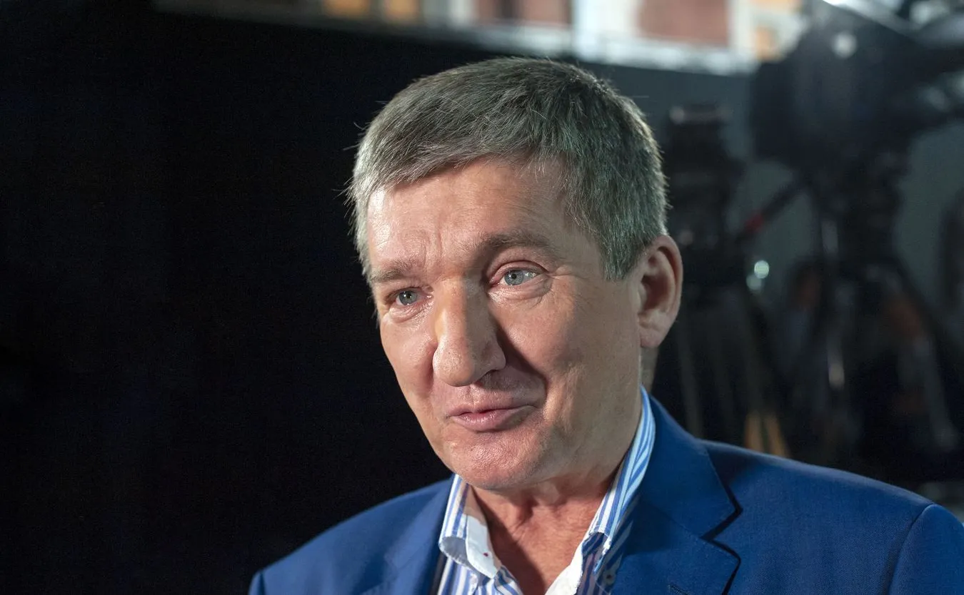 Wenderlich: Trzeba zablokować paszporty pewnej grupie polityków PiS