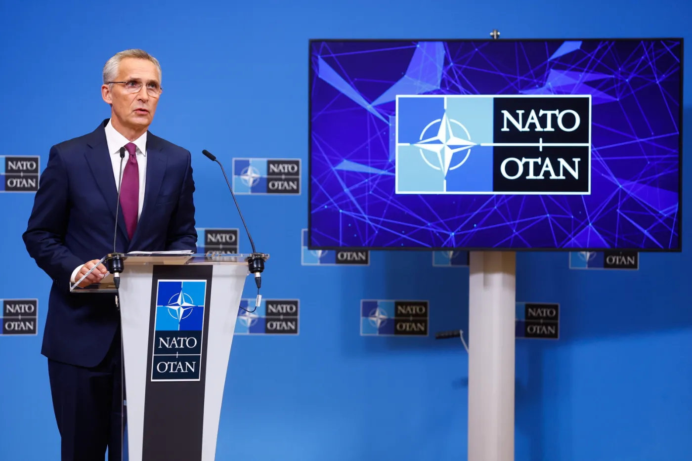 NOWA BROŃ dla Ukrainy od NATO. Deklaracja Stoltenberga