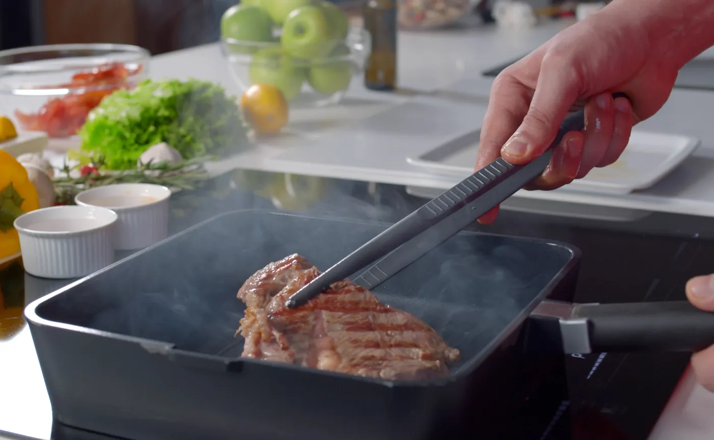 GIS ostrzega przed używaniem szczypców - do żywności migrują szkodliwe substancje