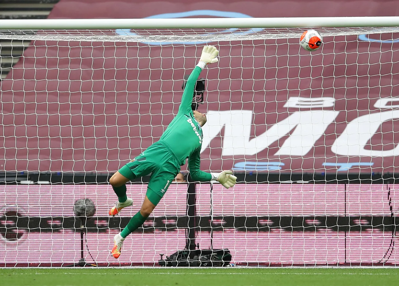 Fabiański obronił rzut karny, ale nie uchronił swojej drużyny od porażki