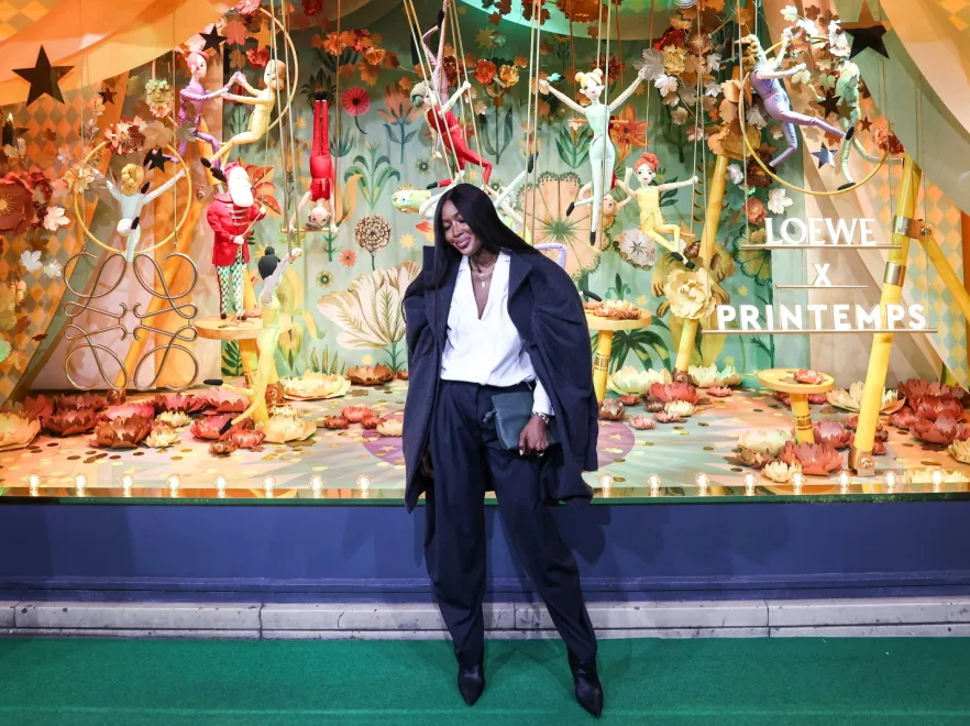 "Powinna przystopować z wypełniaczami". Twarz 52-letniej Naomi Campbell emocjonuje fanów. FOTO