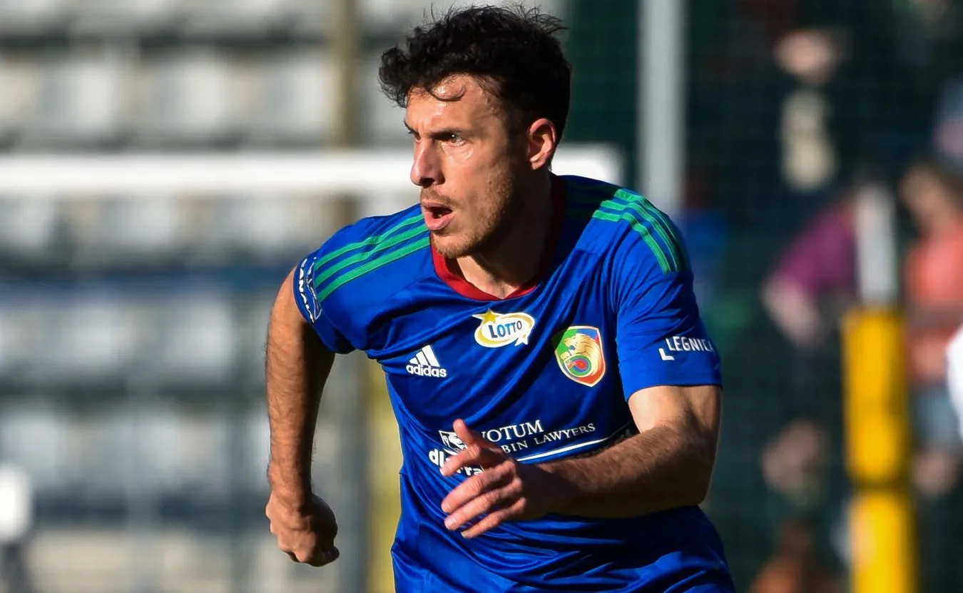 Kontuzjowany Chilijczyk Henriquez nie zagra w meczu z Polską