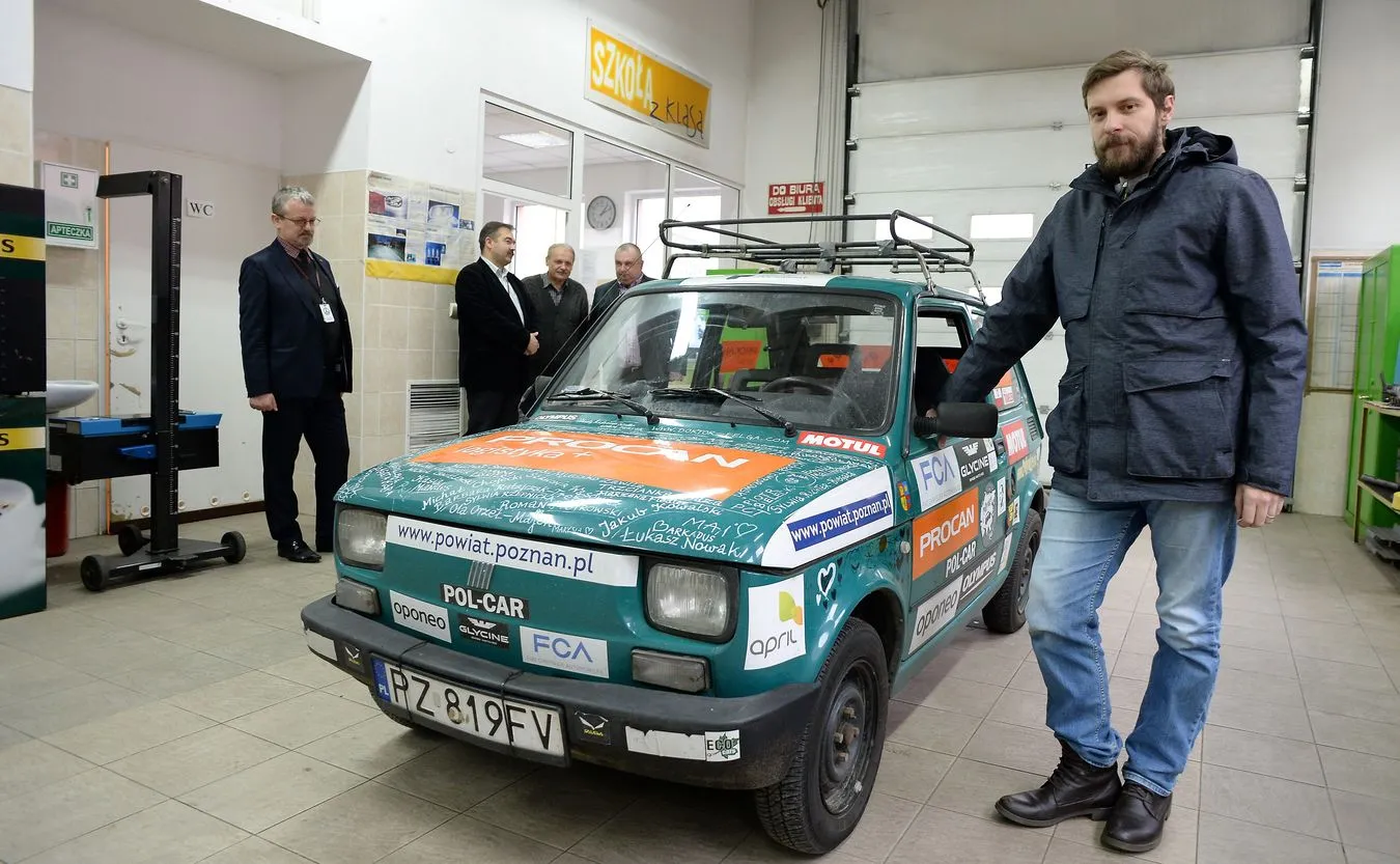 "Zielona bestia" wyruszy w nową podróż. Fiedler chce przejechać "maluchem" Amerykę Płd.