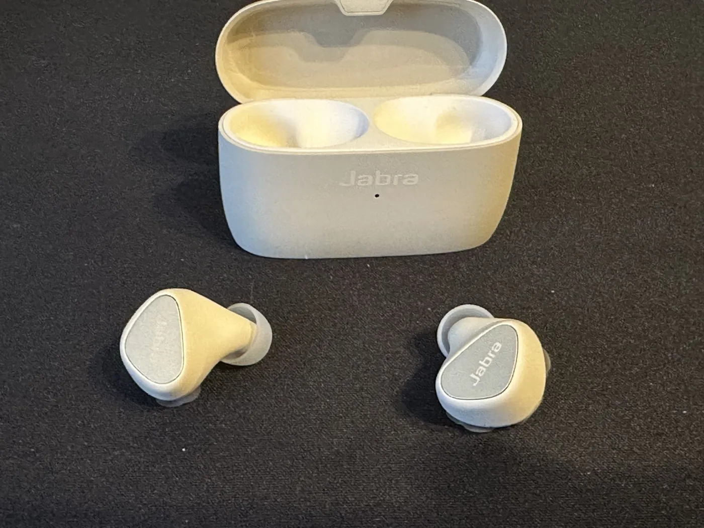 Jabra Elite 5. Sensowna jakość za rozsądną cenę [RECENZJA]