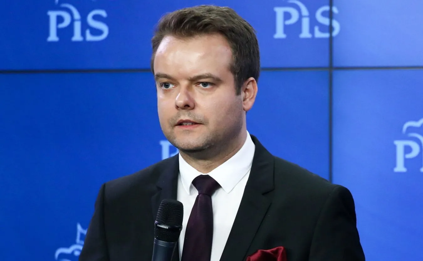 Rzecznik PiS komentuje wystąpienie Tuska: Nie pozostawimy tego bez odpowiedzi...