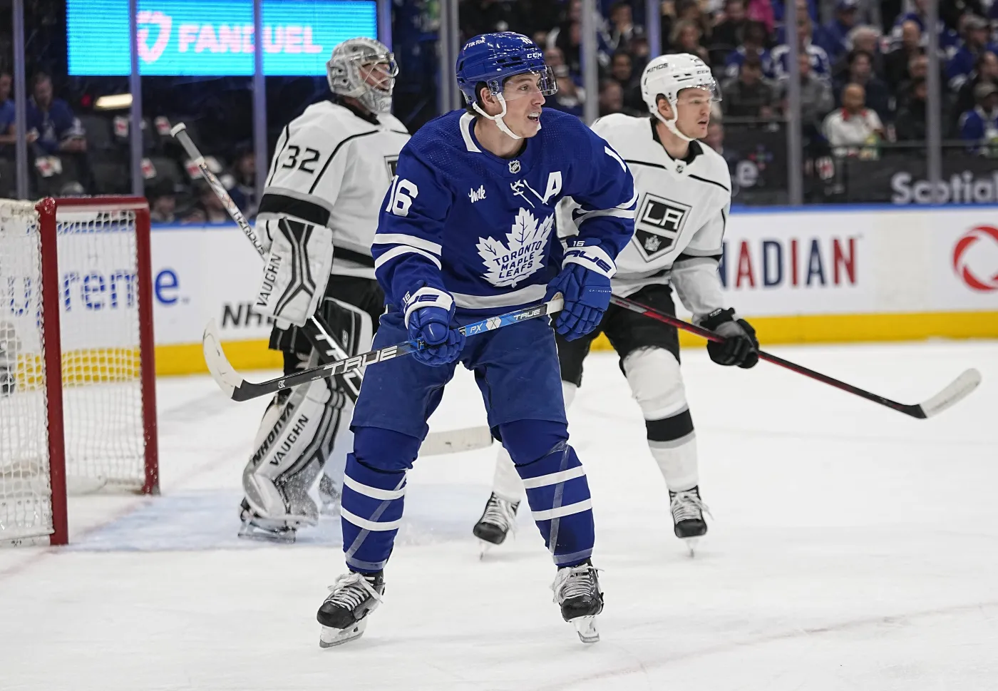 Wygrane dogrywki Maple Leafs i Stars. Marner bohaterem [WIDEO]