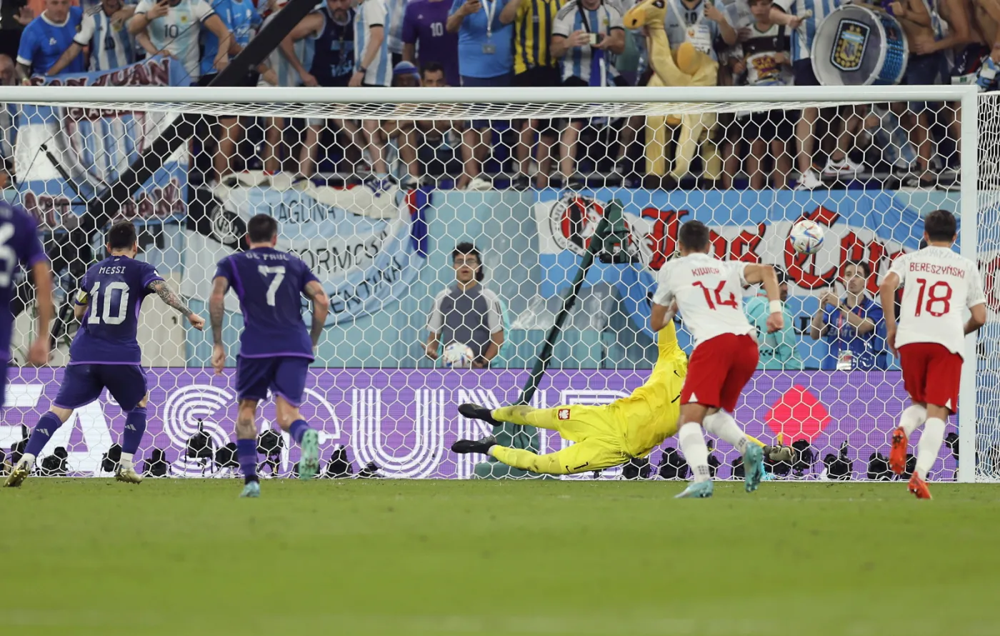 Znów to zrobił! Szczęsny obronił rzut karny wykonywany przez Messiego [WIDEO]