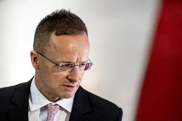 Szijjarto do dziennikarzy: Nie wetowaliśmy żadnego wsparcia dla Ukrainy